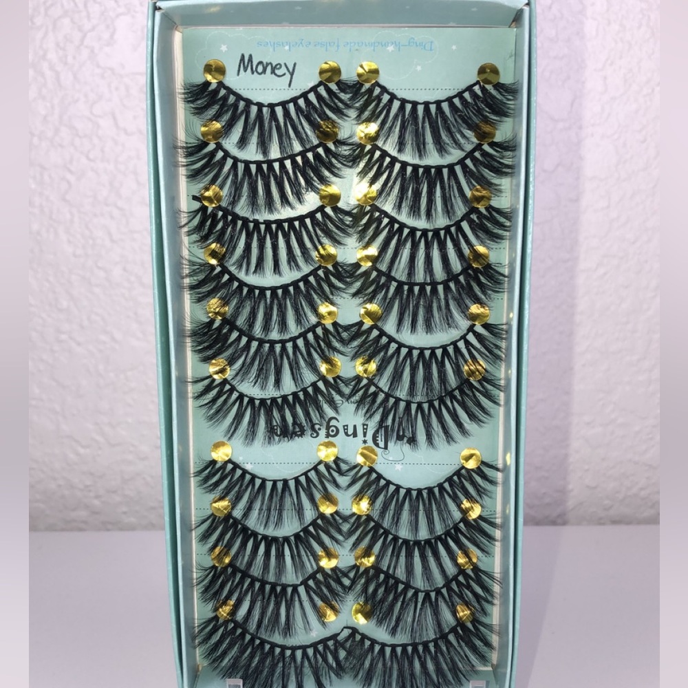Eyelash pack